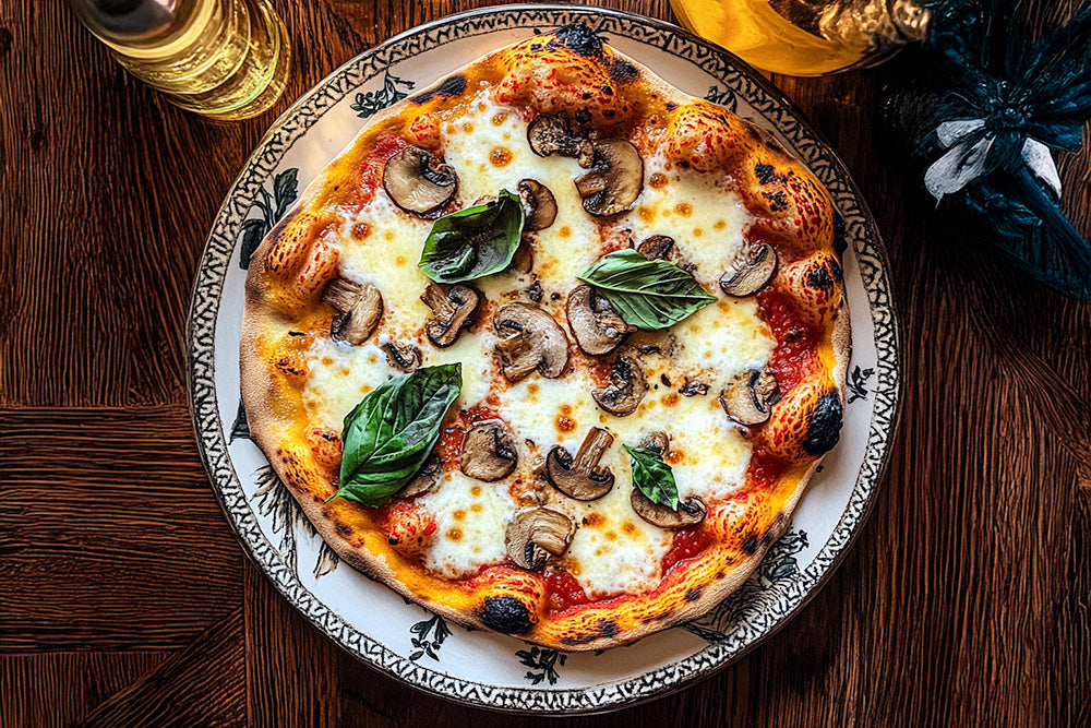 Mushroom neapolitan pizza