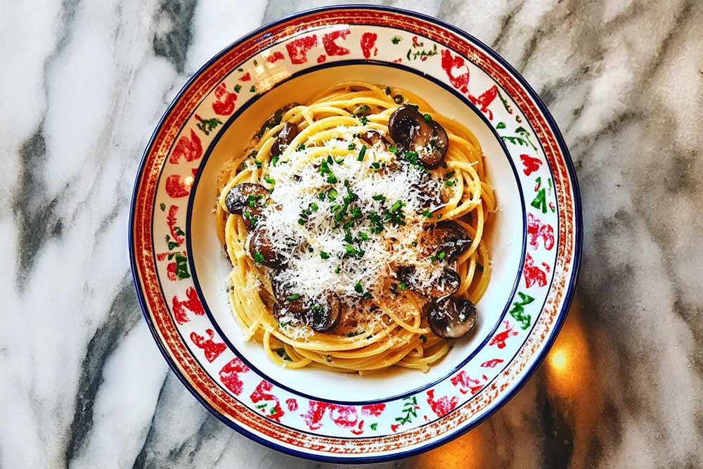 Spaghetti Alfredo  Mushroom & Bacon